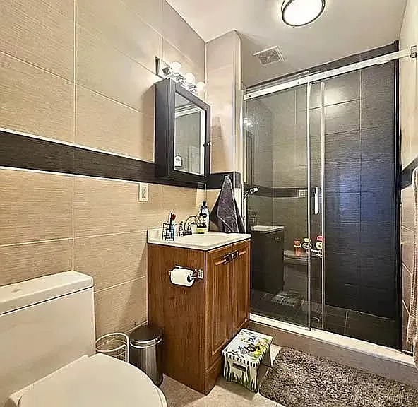 2309 Astoria Blvd #1R — Photo 11