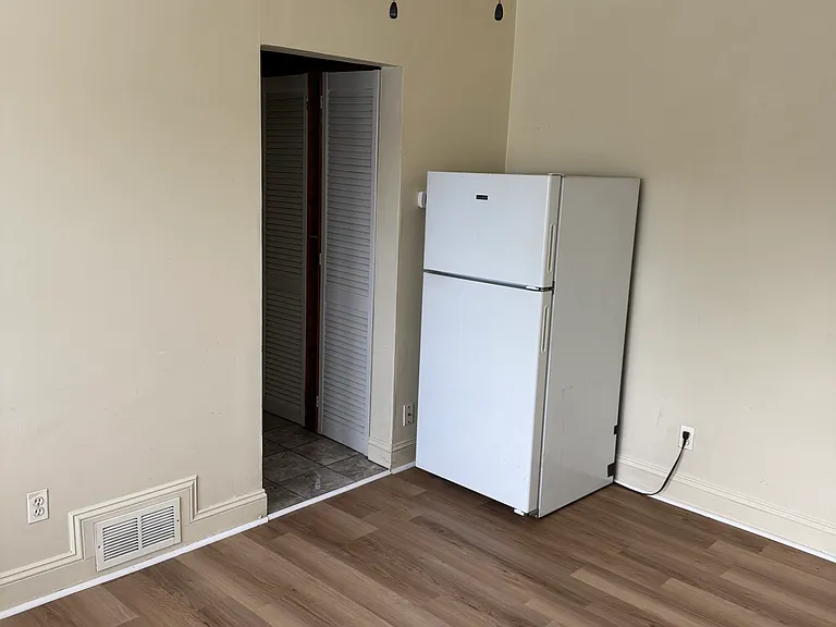 200 S Veitch St #1 — Photo 6