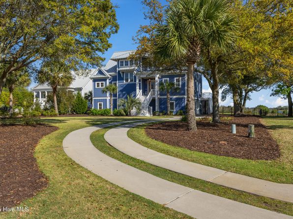 263 Harbour Village Drive, Hampstead, NC 28443