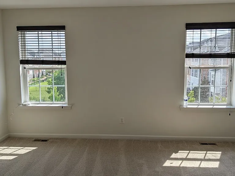 7821 Taggart Ct — Photo 33