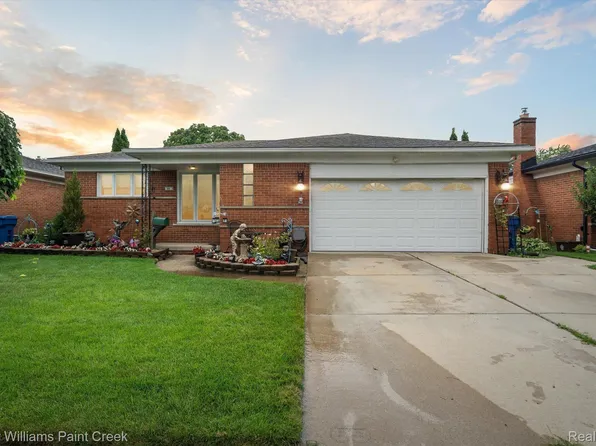 28819 Gilbert Dr, Warren, MI 48093