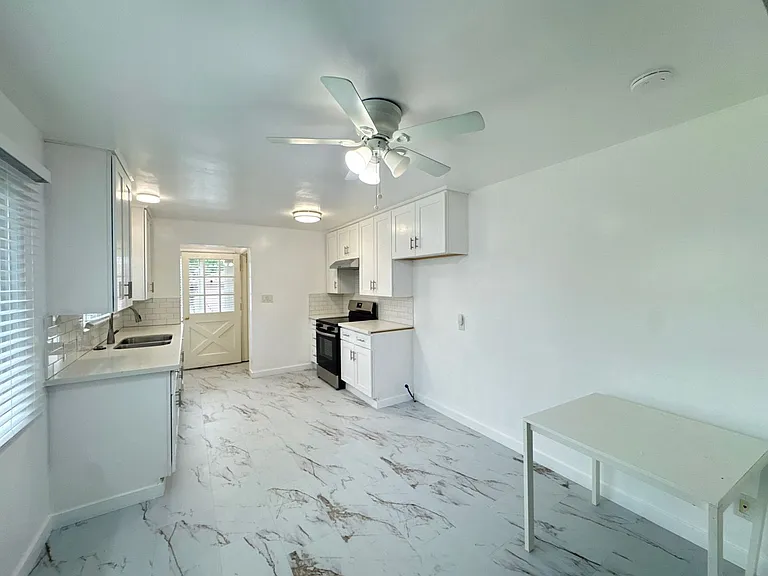 Allen - 1812 — Photo 20