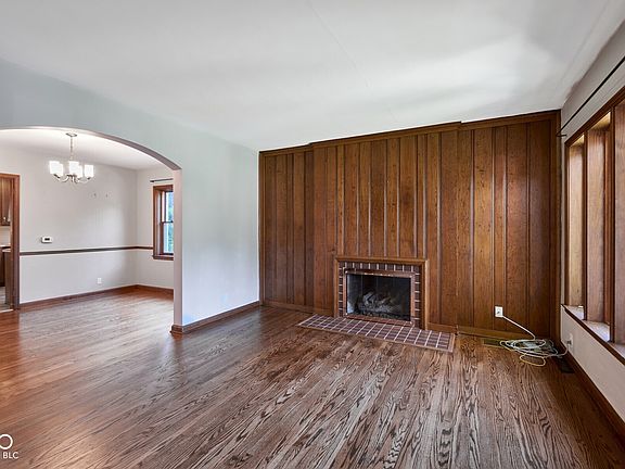 4th image of 5047 Graceland Ave