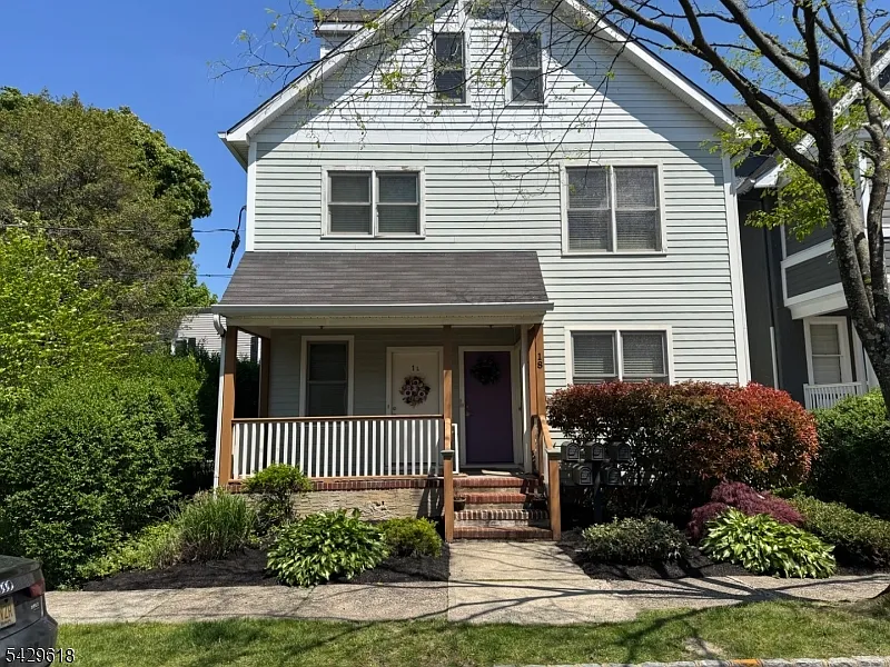 18 Sayre St #2L