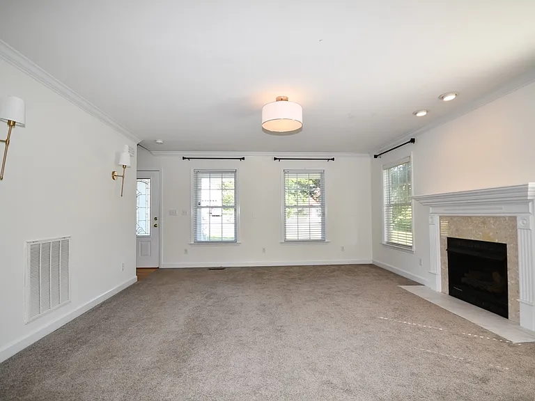 157 Blue Heron Dr — Photo 3