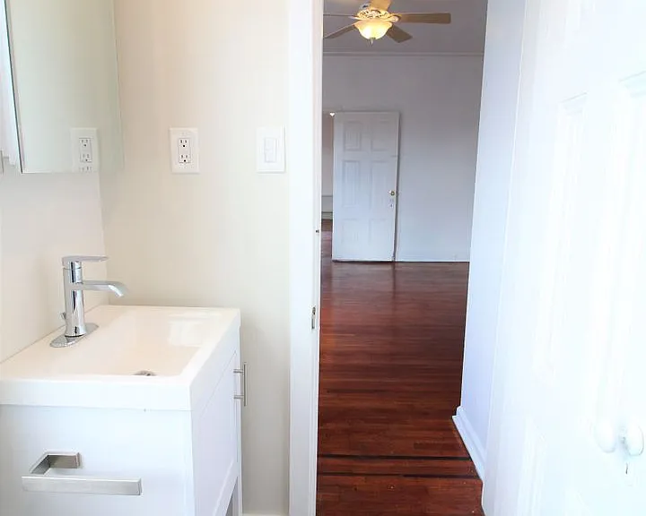 401 S 16th St — Photo 9