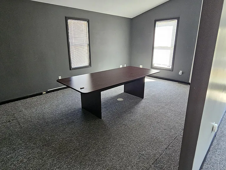 602 W Burlington Ave — Photo 2