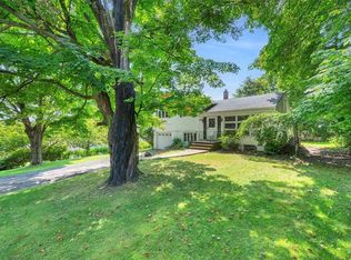 5 Mid Oaks Rd, Monroe, NY 10950