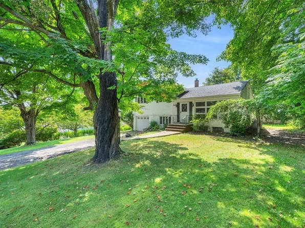 5 Mid Oaks Road, Monroe, NY 10950