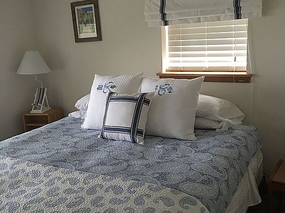 Upstairs bedroom 