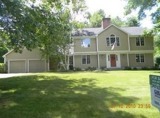 12 Winterberry Dr, Wilbraham, MA 01095