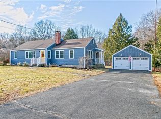 18 Tashua Pkwy, Trumbull, CT 06611