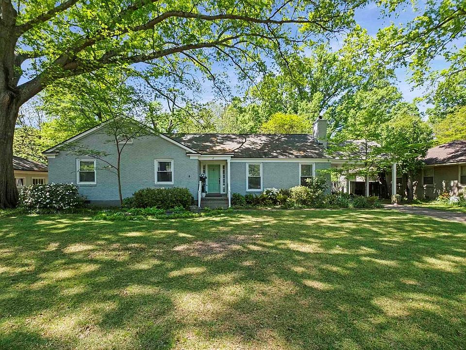 1st image of 17 Mary Ann Dr