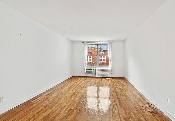 4th image of 25 W 13th St #4K