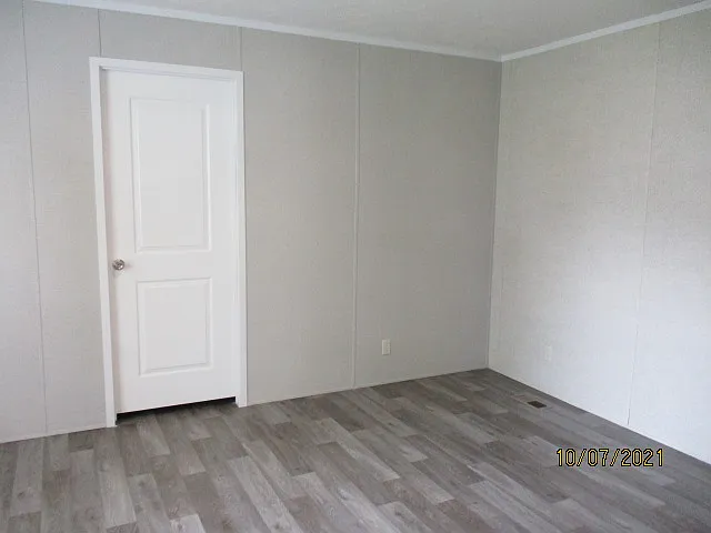 913 Moss Ave — Photo 11