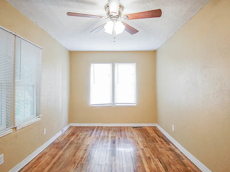 458 College Ave — Photo 6