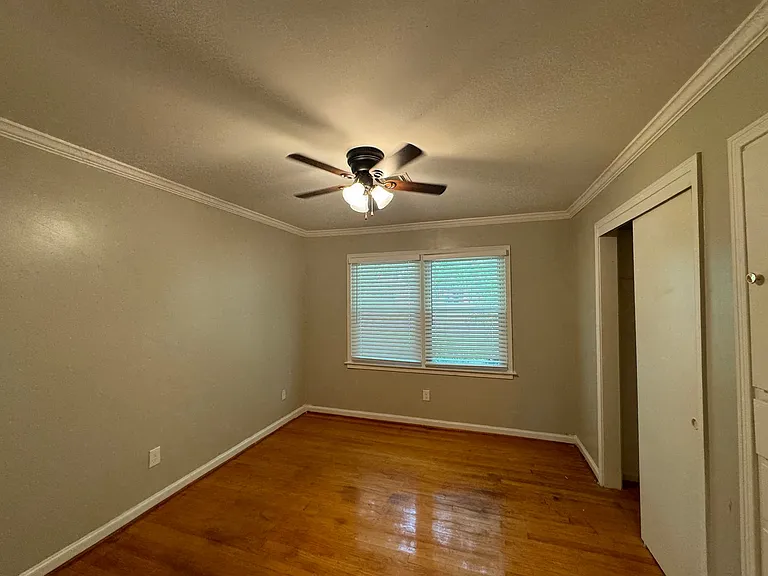 2434 Oxford Dr — Photo 29