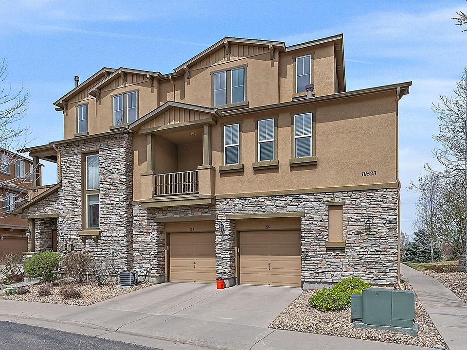 Two-car tandem garage
