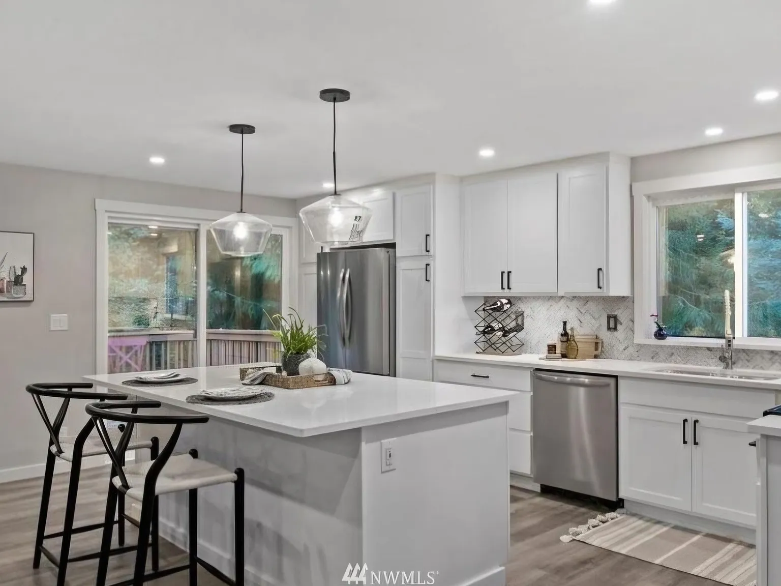 6 bed, 2072 sqft, $3,700 — Photo 4