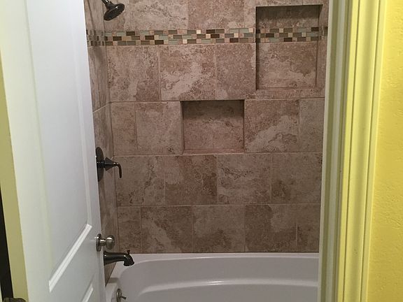 2nd image of 2052 Vista Ln