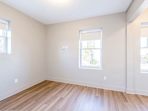 5th image of 530 Broadway APT 308