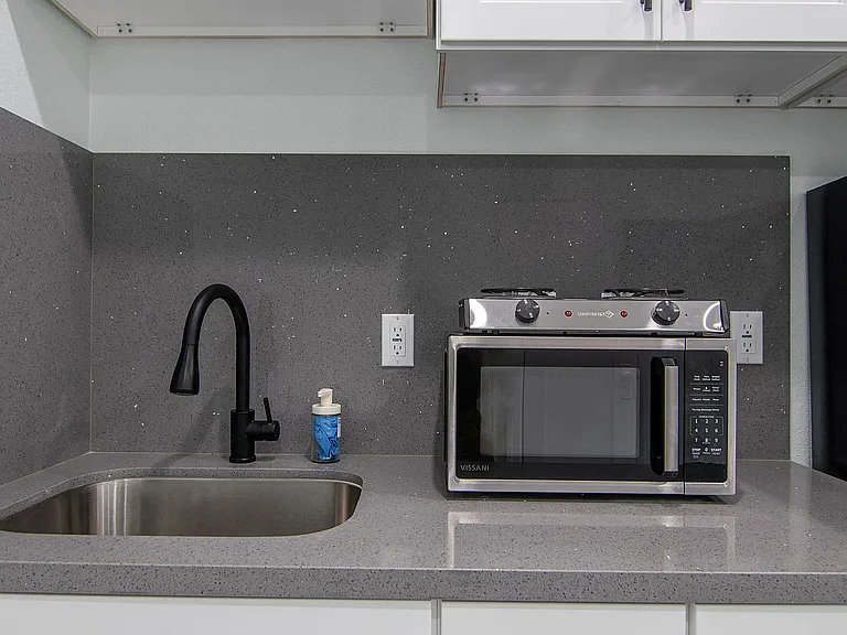 Michigan Avenue Apartments — Photo 82