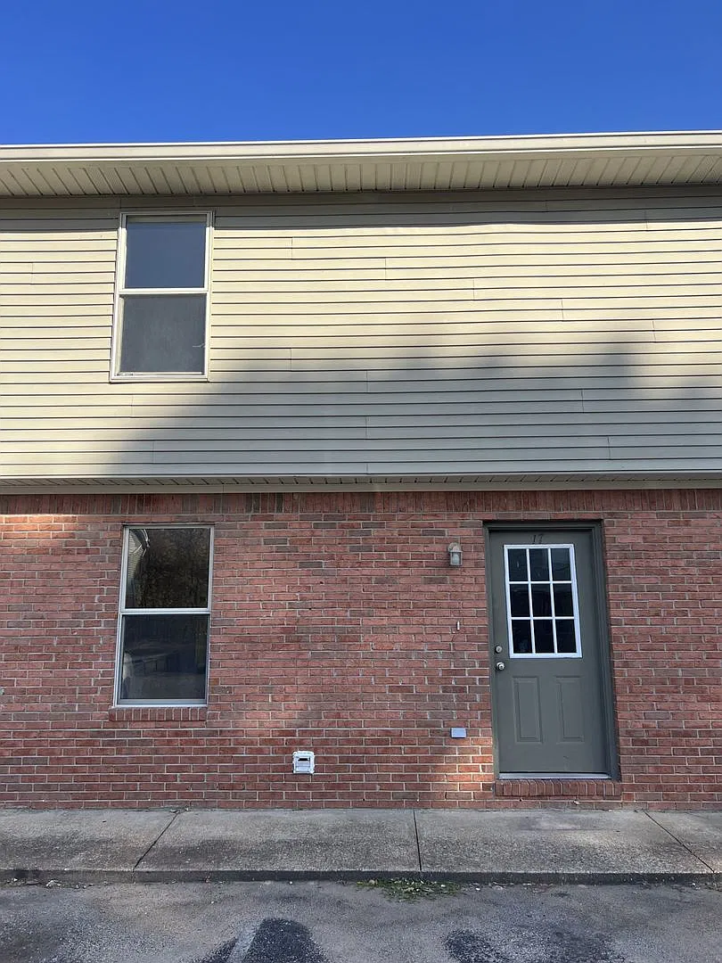 427 Mount Pelia Rd — Photo 1