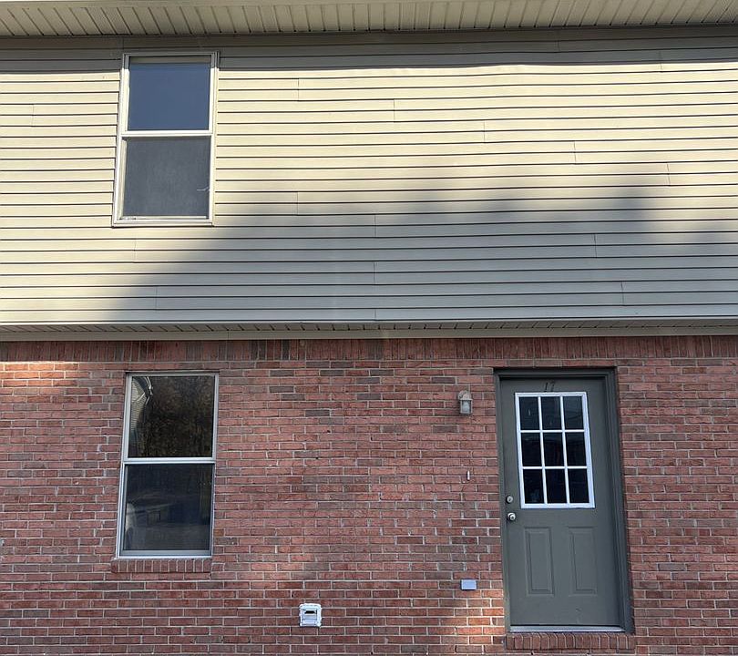 1st image of 427 Mount Pelia Rd APT 17