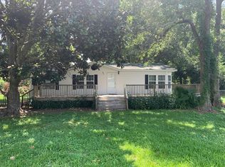 107 9th St, Apalachicola, FL 32320