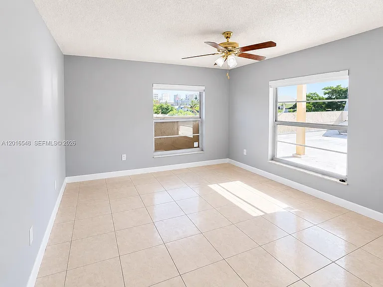 110 Salamanca Ave #PENTHOUSE — Photo 11