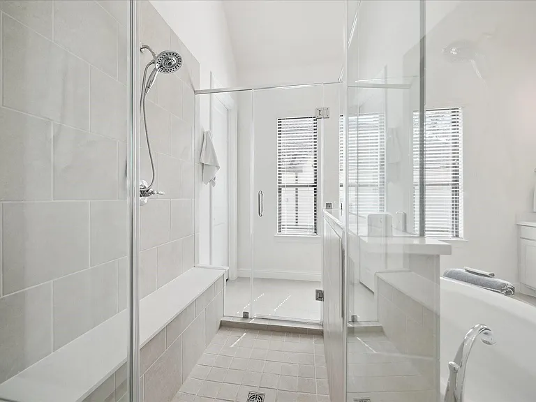 19812 Whispering Creek Trl — Photo 23