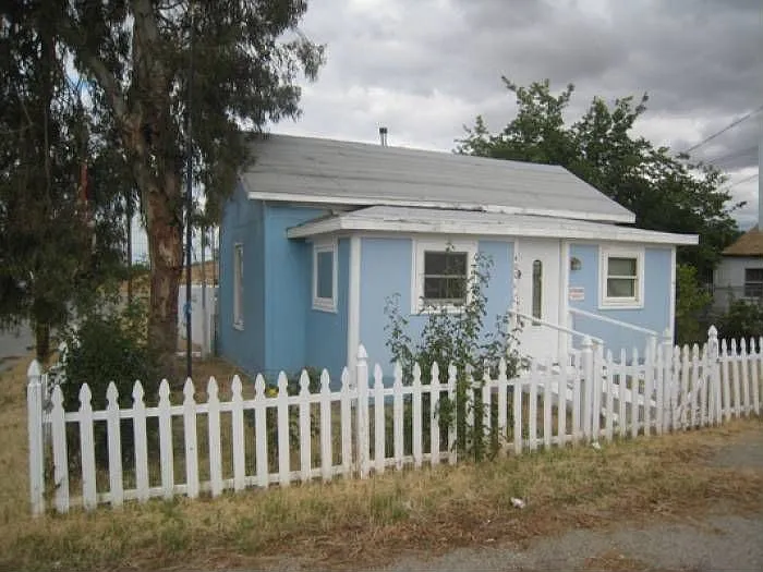 400 Adeline St photo 1