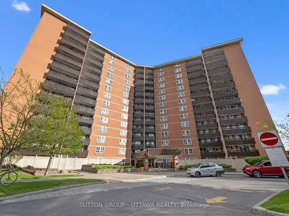 2000 Jasmine Cres #516, Ottawa, ON K1J 8K4