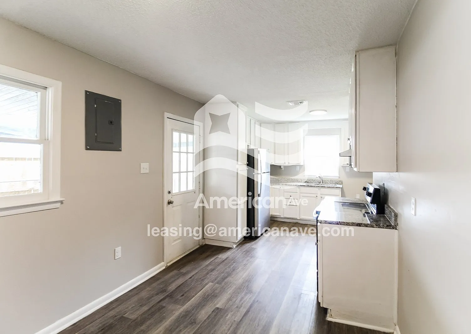 3 bed, 1.0 bath, 1214 sqft, $1,345 — Photo 4