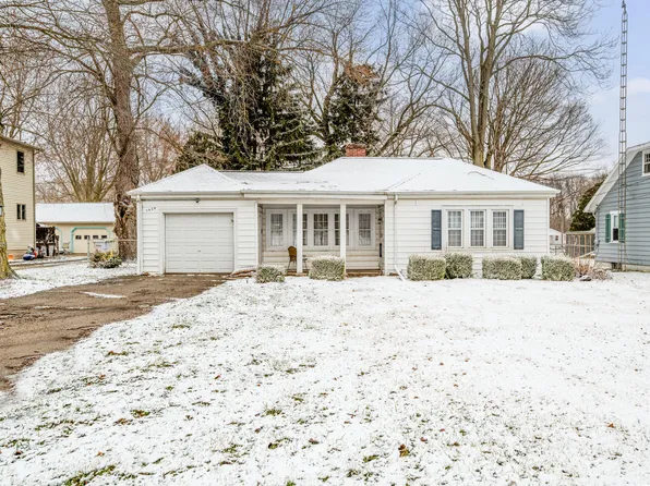 7639 Red Arrow Hwy, Watervliet, MI 49098