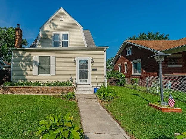 217 Dewey St photo 1