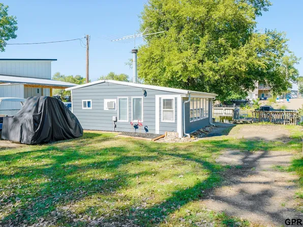 9 Old Lodge Rd, Columbus, NE 68601