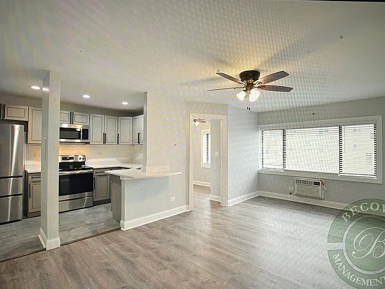 6826 N Ridge Ave #102 — Photo 1