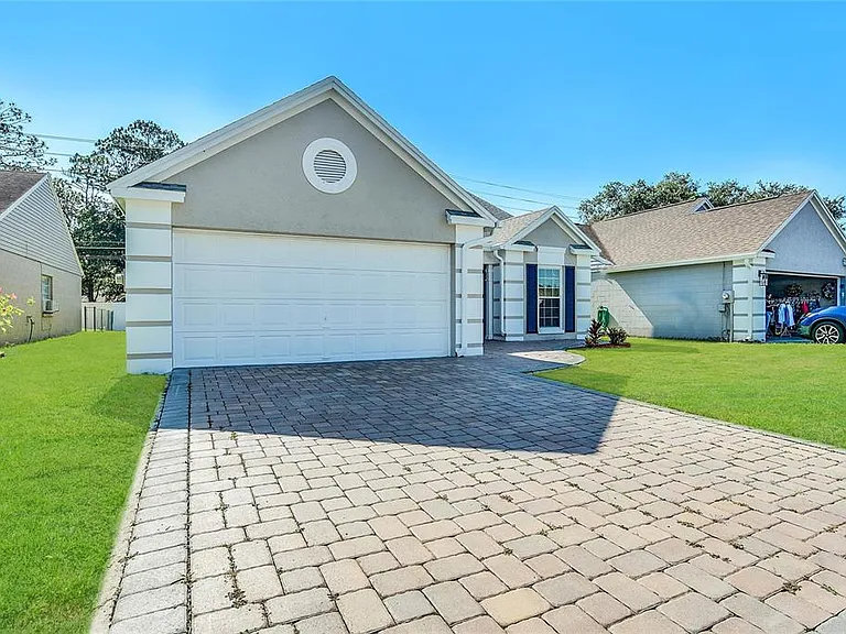 4023 Meandering Ct — Photo 2