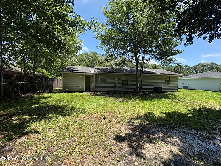 104 Olympic Cir — Photo 13