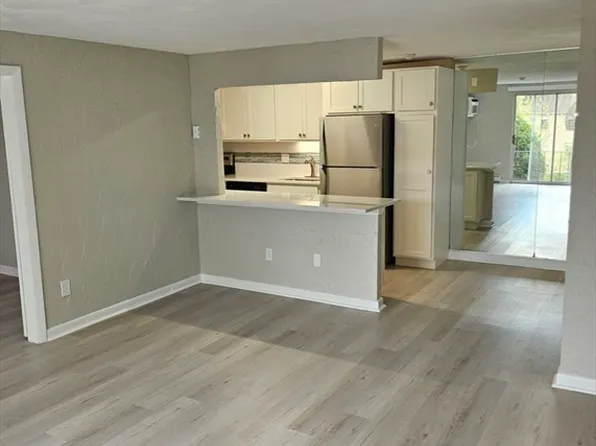 202 Swanson Rd Unit 517, Boxboro, MA 01719