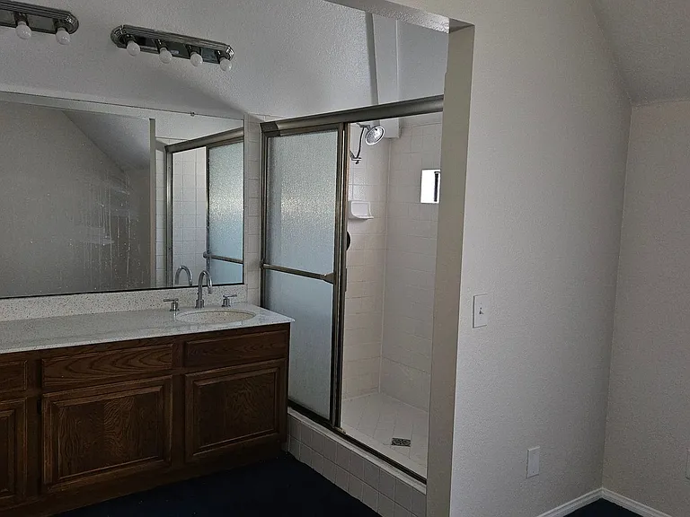 109 E Rosewood Ct — Photo 14