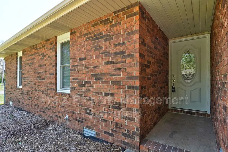 3 bed, 2.0 bath, $1,525 — Photo 3