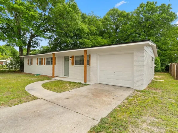 6509 Julia Dr, Milton, FL 32570