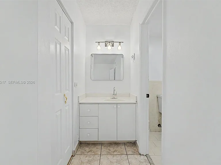1950 W 54th St #105 — Photo 10