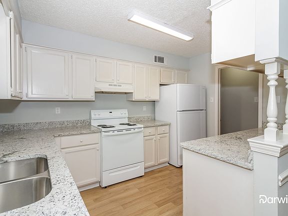 3rd image of 3807 Ross Rd