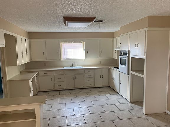 2nd image of 1408 E Broadway St