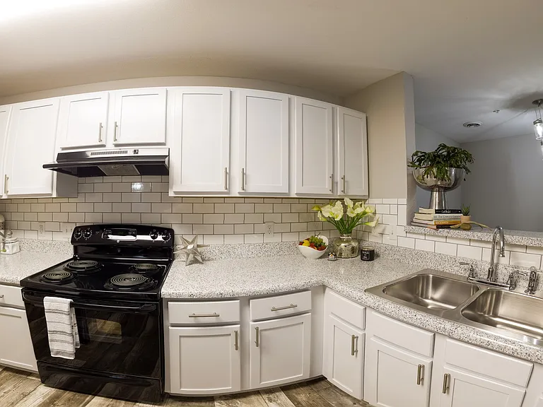 Maple Sunset Apartment Homes — Photo 82