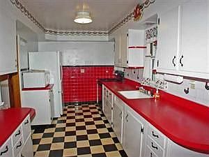 4th image of 136 Harmon Ave