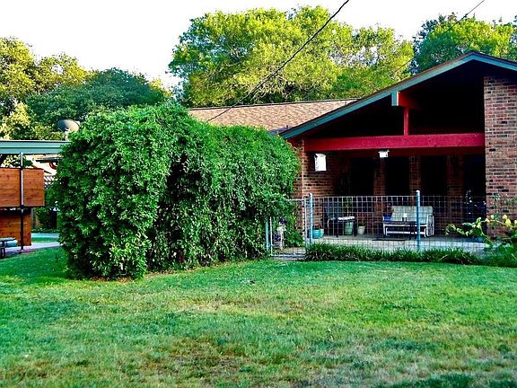 3rd image of 1911 Westwood Ln